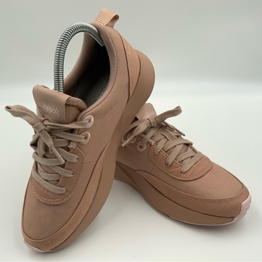 Allbirds Women’s Couriers in Arid Umber. Women’s Size 8.